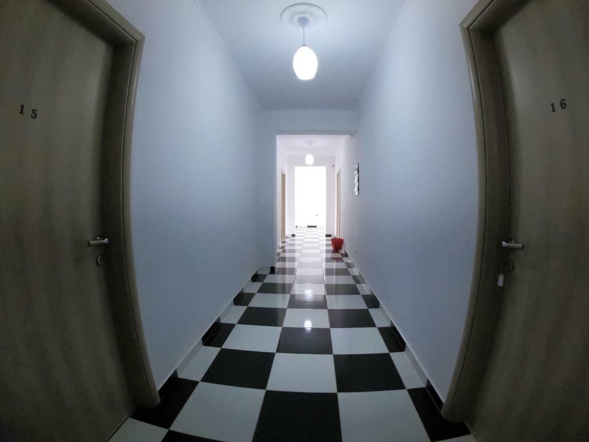 Pashaj Hotel *